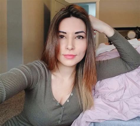 alinity net worth|Alinity Net Worth: A Look at the Popular Twitch Streamer’s Wealth